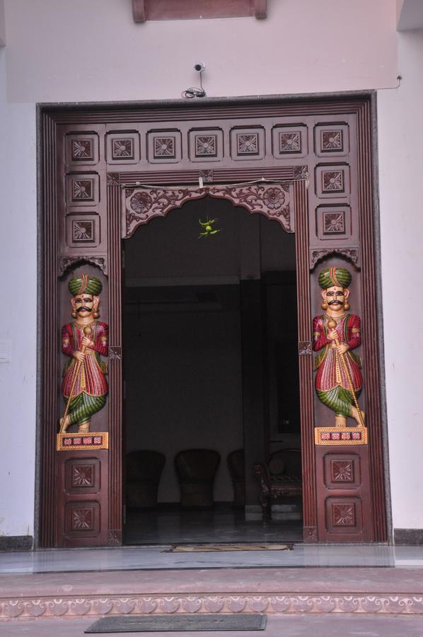 Hotel Amar Palace Ābu Road 外观 照片